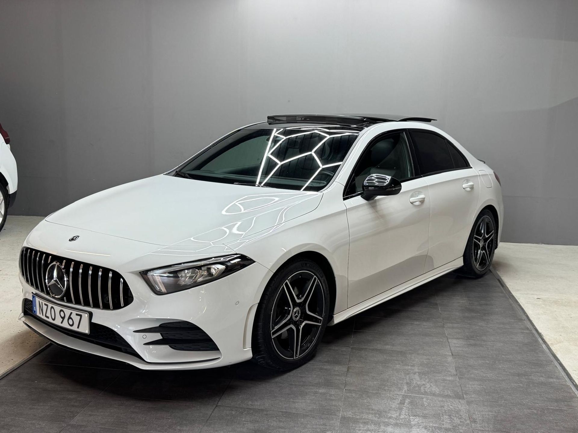 Mercedes-Benz A 200 Sedan 2020, bild 3/20