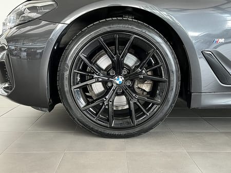 BMW 520d Touring 520 M Sport Värmare Elstolar Rattvärme ParkAssist