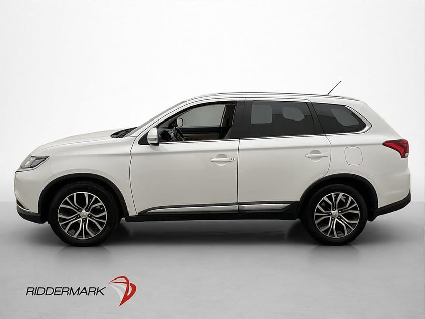 Bild 4 av Mitsubishi Outlander AWD Business 7-sits Läder Kamera Drag
