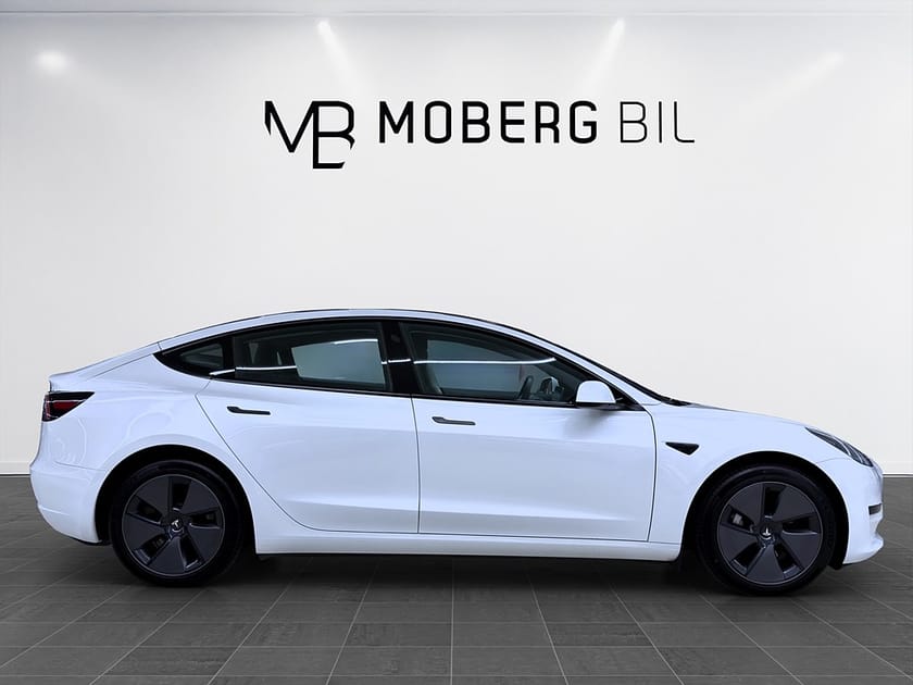 Bild 4 av Tesla Model 3 Standard Range 283hk Pano Läder B-Kamera Drag