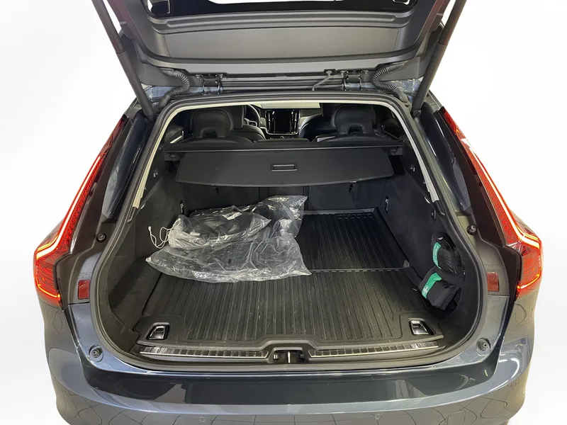 Bild 10 av 14 – Volvo V90 T6 Plus Dark Nordic Edition Plus Nordic Edition
