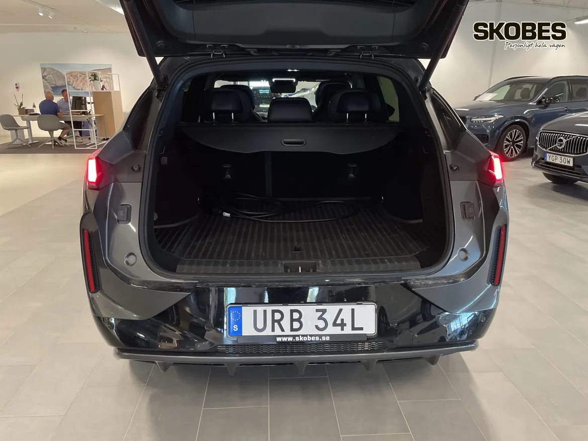 Lynk & Co 08 PHEV