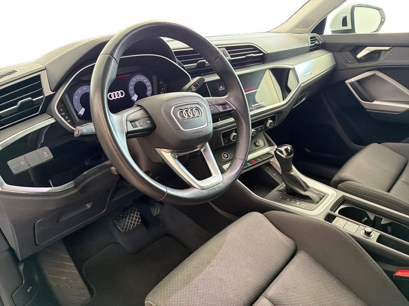 Bild 4 av Audi Q3 35 TFSI PROLINE ADVANCED 150hk Keyless/drag/värmar