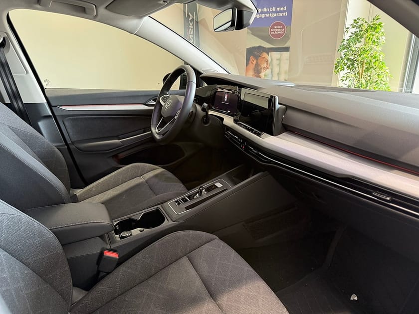 Bild 5 av Volkswagen Golf Sportscombi SC 1.5 eTSI 150hk MHEV/Drag/P-Värmare/kamera/Adaptiv-F