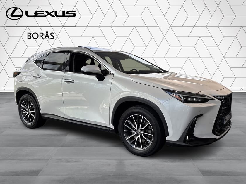 Bild 2 av Lexus NX 450h+ EXECUTIVE TEKNIKPAKET, TAKLUCKA, MOMS