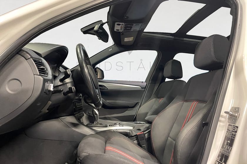 Bild 3 av BMW X1 xDrive20d 184HK AUT DRAG NAVI PDC PANO NYSERV 0.51L/MIL
