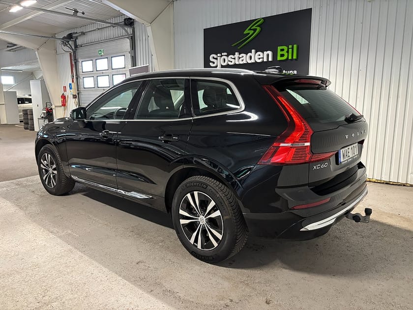 Bild 3 av Volvo XC60 Recharge T6 AWD Geartronic Pano/Värmare/Drag/Kamera