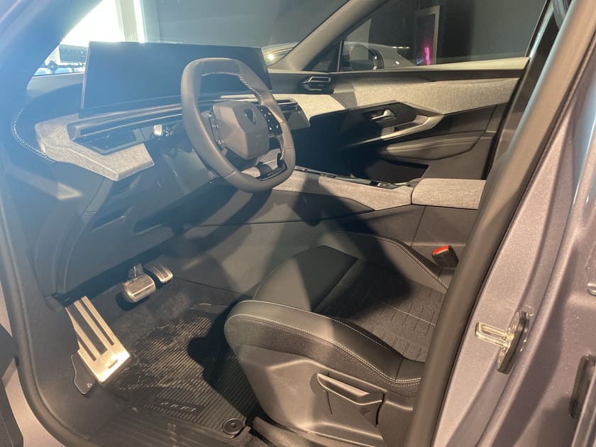 Bild 2 av Peugeot 5008 Hybrid 145 GT 5-d SUV