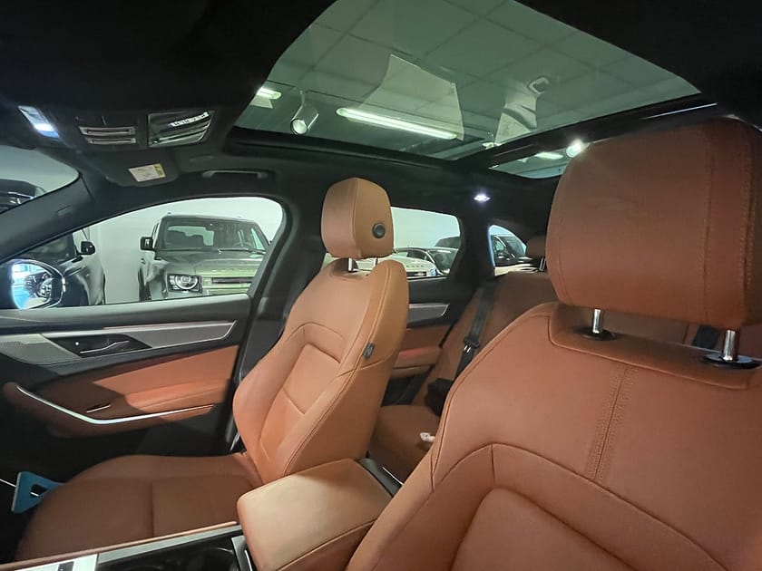 Bild 5 av Jaguar F-Pace P400e PHEV 80th Anniversary / Mombil