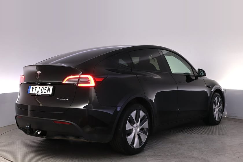 Bild 5 av Tesla Model Y Long Range AWD Autopilot Panorama Drag