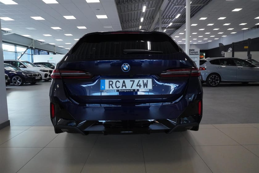 Bild 4 av BMW 530e xDrive Touring M Sport Pro Pano Drag
