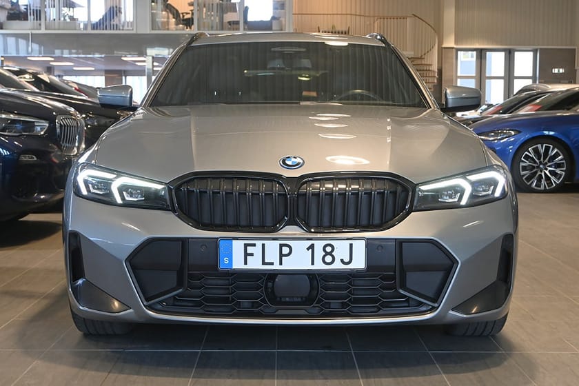 Bild 5 av BMW 330e xDrive Touring M Sport Pro Innovation Läder Pano