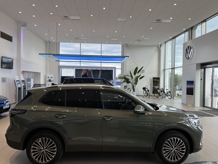 Bild 2 av Volkswagen Tiguan eHybrid Life 204hk Edition, Dragkrok