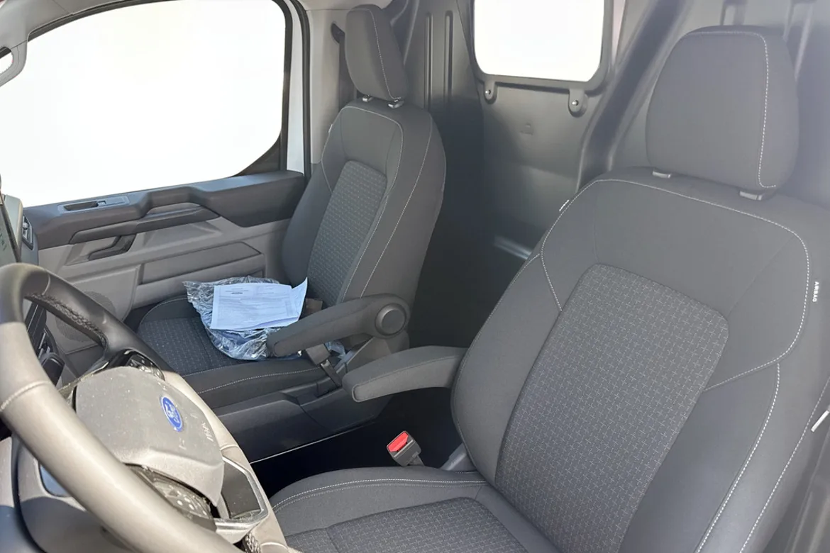 Ford E-Transit Custom 320