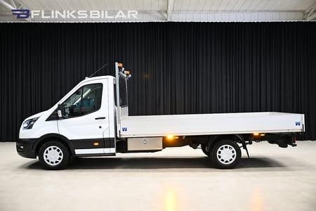 Ford Transit 350 Chassi Cab 130HK Långflak|Drag|Värmare|Backkamera|Lågmil|Moms