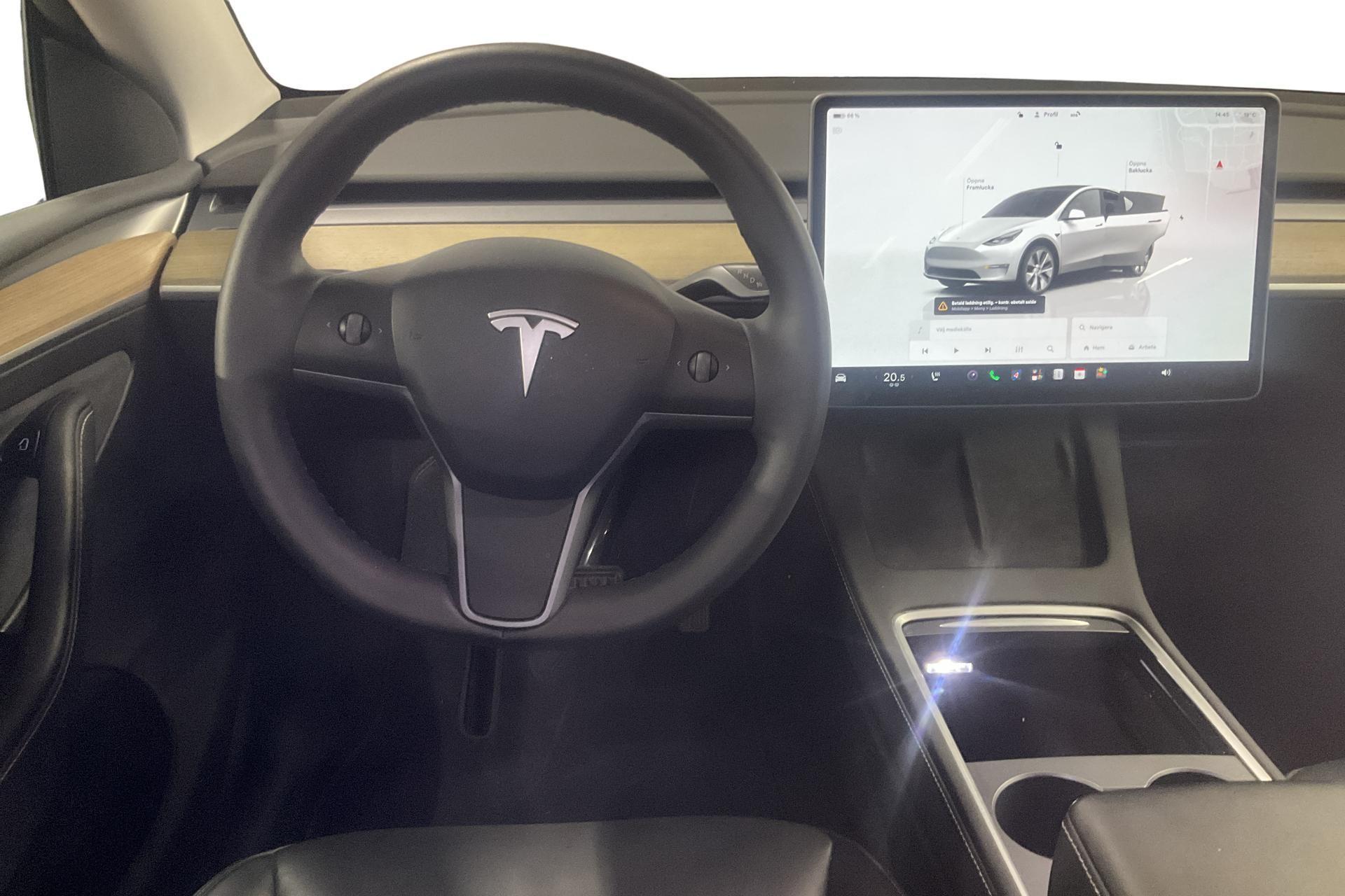Tesla Model Y Standard Range RWD 2023, photo 7/10