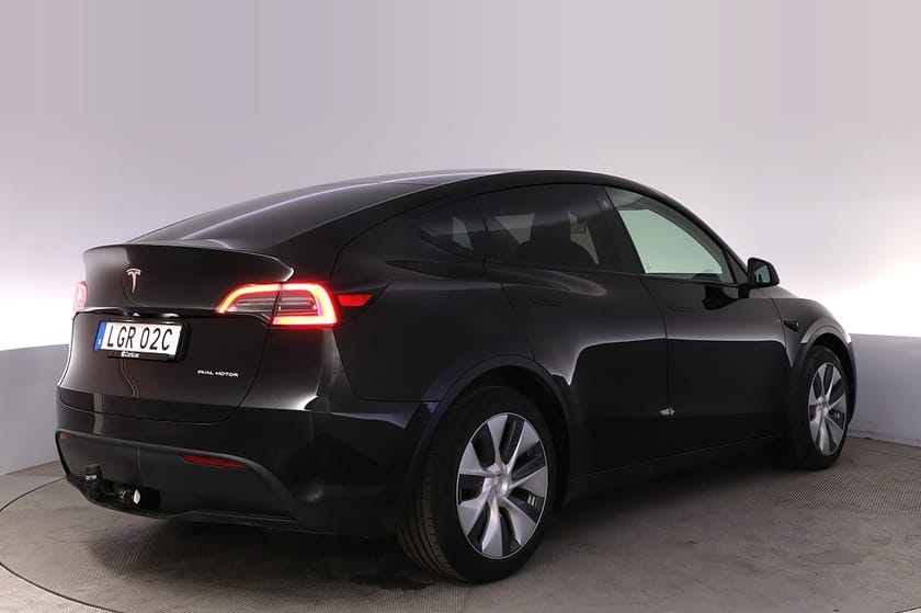 Bild 5 av Tesla Model Y Long Range AWD Autopilot Panorama Drag