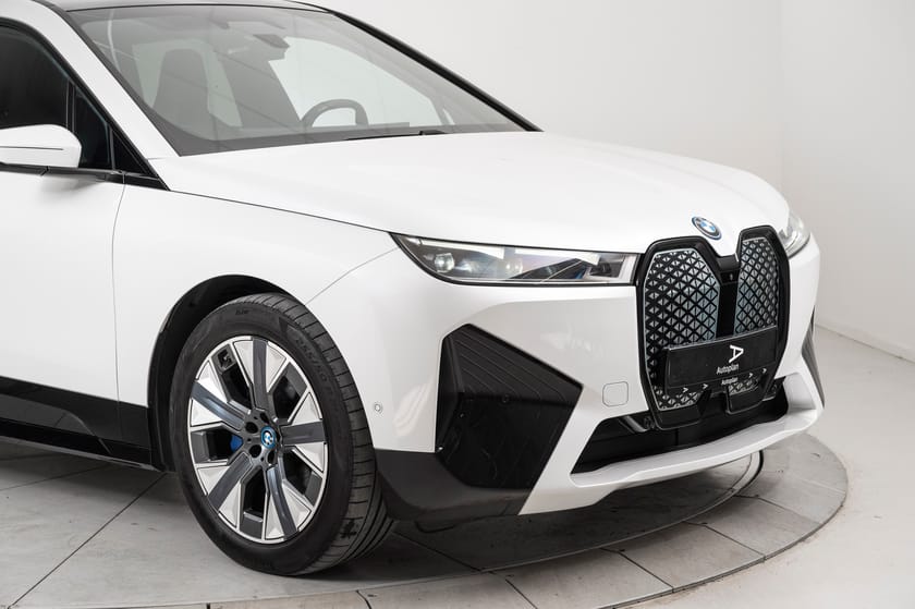 Bilde 3 av BMW iX xDrive40 Fully Charged | ACC/Krok/360º/H&K/HUD/Comfort