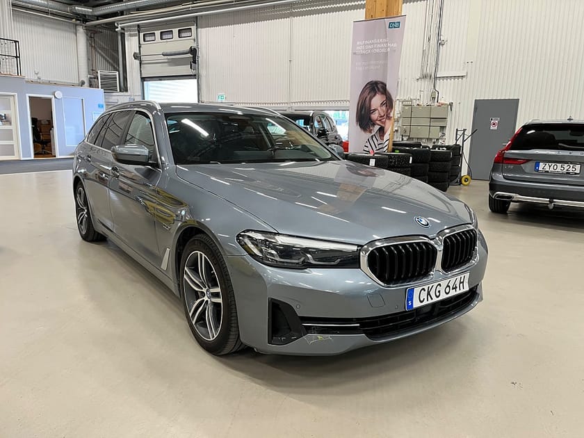 Bild 2 av BMW 530e xDrive Touring LADDHYBRID AUT(drag+värmare) 2.99% Ränta