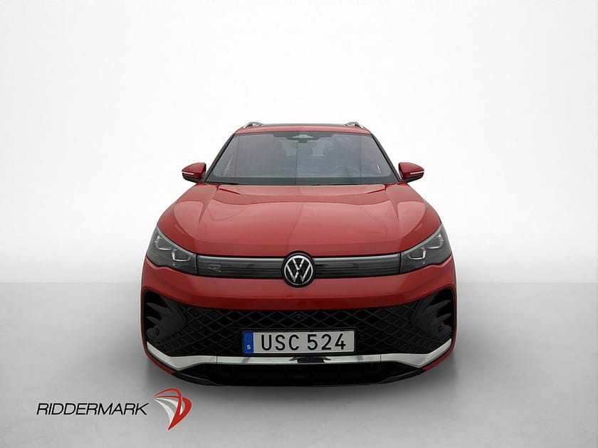 Bild 2 av Volkswagen Tiguan 193hk R-Line Pano H/K Skinn 360° SE SPEC!!