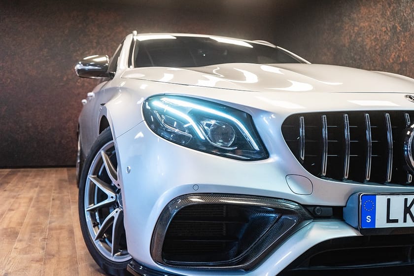 Bild 4 av Mercedes-Benz AMG E 63 T 4MATIC+ 4M+ | Skalstolar | Kolfiber | SE SPEC | 4751kr/mån