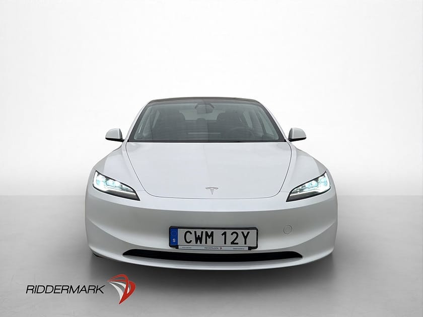 Bild 3 av Tesla Model 3 Standard Range Värmepump Pano Svensksåld