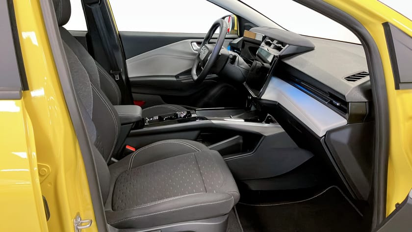 Bild 3 av Ford Puma Gen-E (44 KWH) 168HK Panorama , Förarassistans-pkt