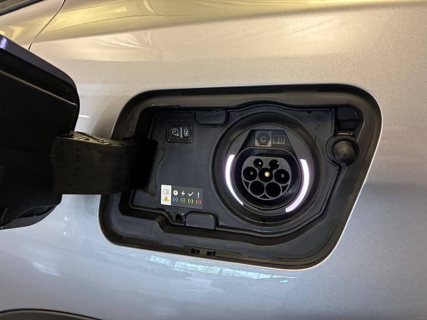 Bild 5 av Peugeot 3008 HYBRID 225 / Backkamera / Bluetooth /