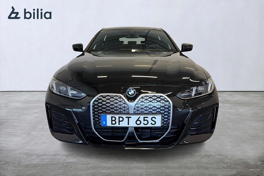Bild 2 av BMW i4 eDrive40 Gran Coupé M Sport / Hi-FI / Drag / B-kamera