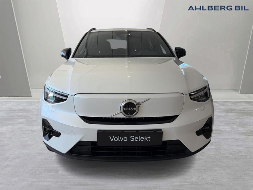 Bild 4 av Volvo EX40 Single Motor Extended Range ⚪ ExtendedRange Plus SE, Teknikpaket, Dragkrok Halvautomatisk, Parkeringskamera 360, HarmanKardon PremiumSound, Google Maps
