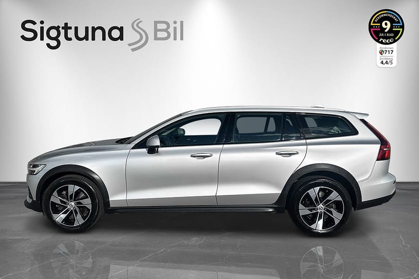 Bild 2 av Volvo V60 Cross Country B4 AWD Pro Edition / B-kamera / Drag / Värmare / 197hk