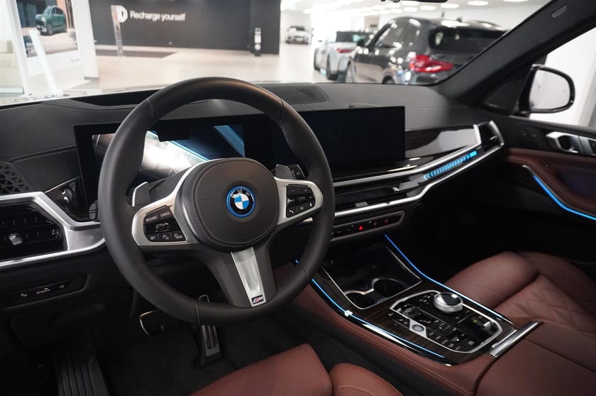 Bild 2 av BMW X5 xDrive50e M-Sport Pro DAP Pano Innov Comfort Plus Exclusive