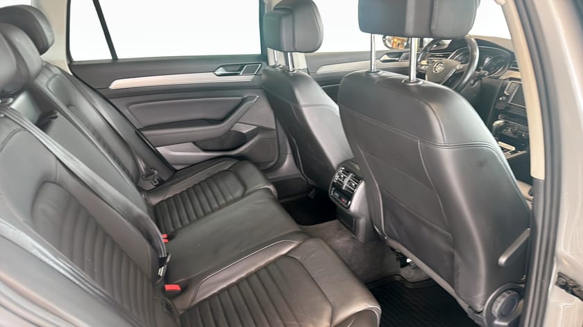 Bild 5 av Volkswagen Passat Sportscombi 2.0 TDI 4Motion DSG | 240hk | VÄRMARE |