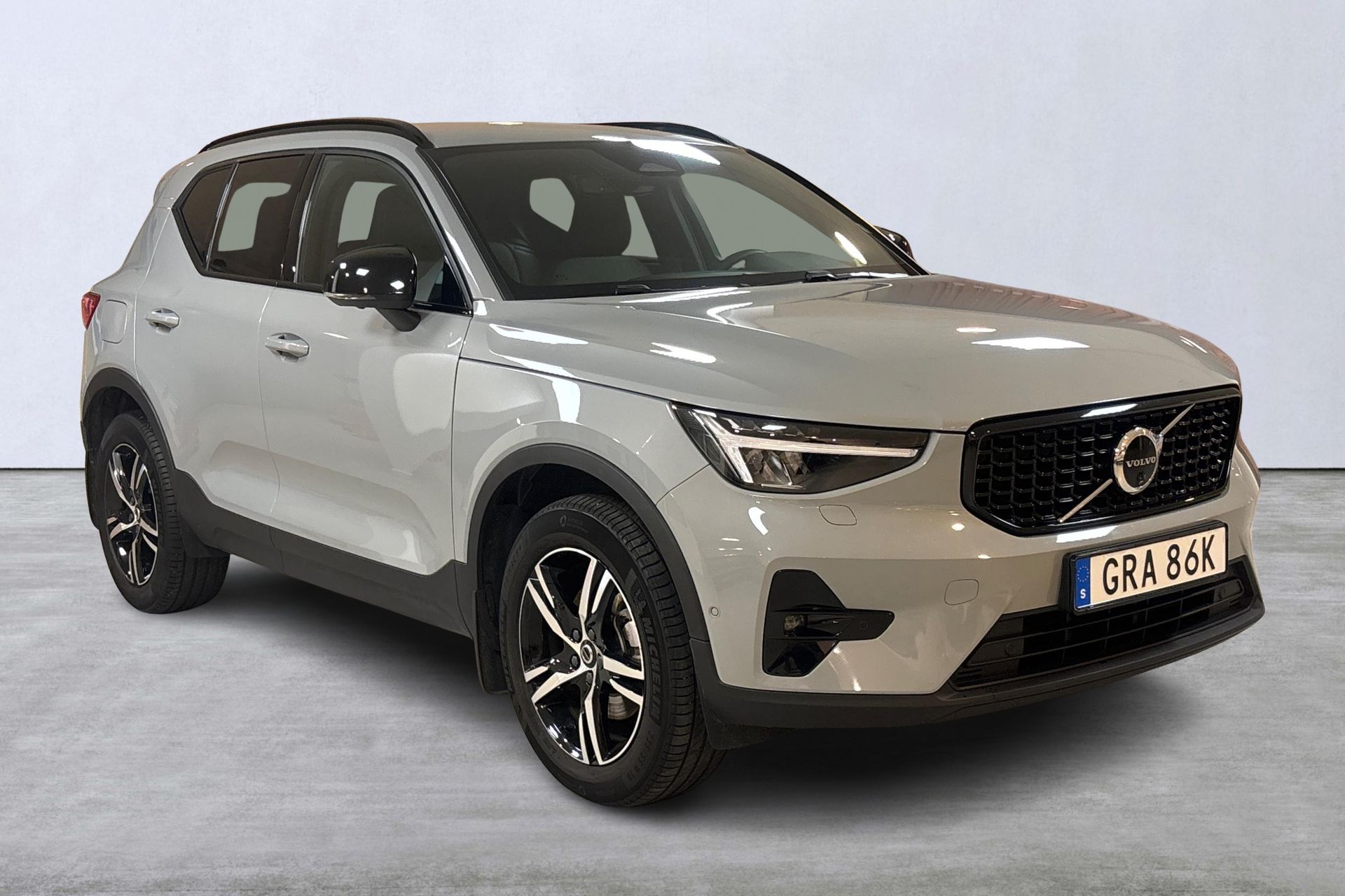 Volvo XC40 B3 FWD Bensin Plus Dark 2025, bild 6/10