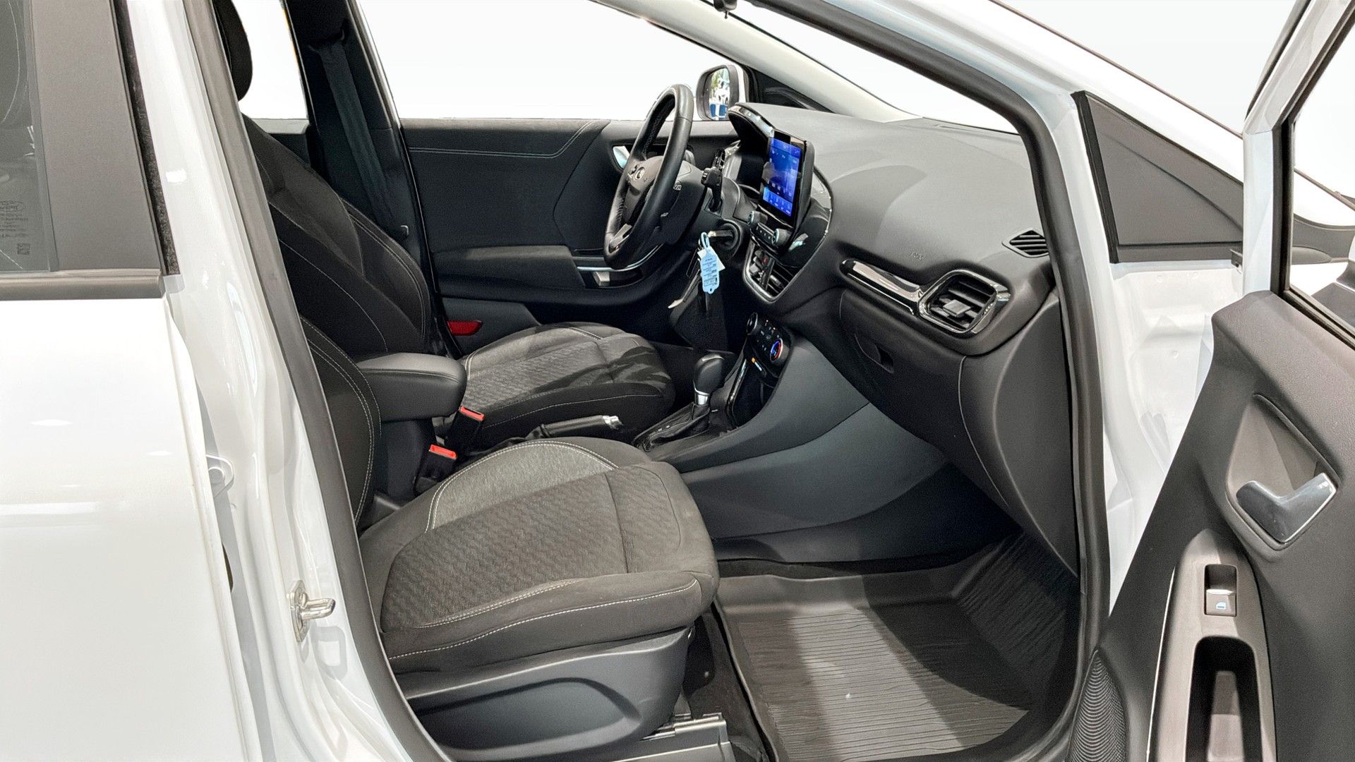 Ford Puma 1.0 EcoBoost Hybrid 2024, photo 3/9