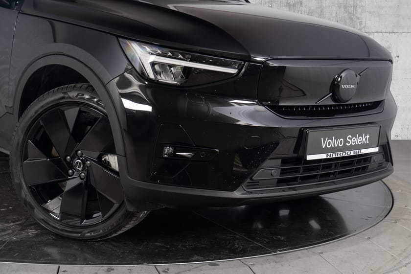 Bilde 2 av Volvo EX40 Twin Motor Performance 442 hk Plus. Krok/El sete minne/Varmepumpe/Adaptiv CC