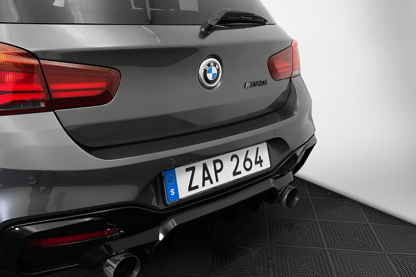 Bild 4 av BMW M140i xDrive 5 dörrar Steptronic H&K PDC Svensksåld