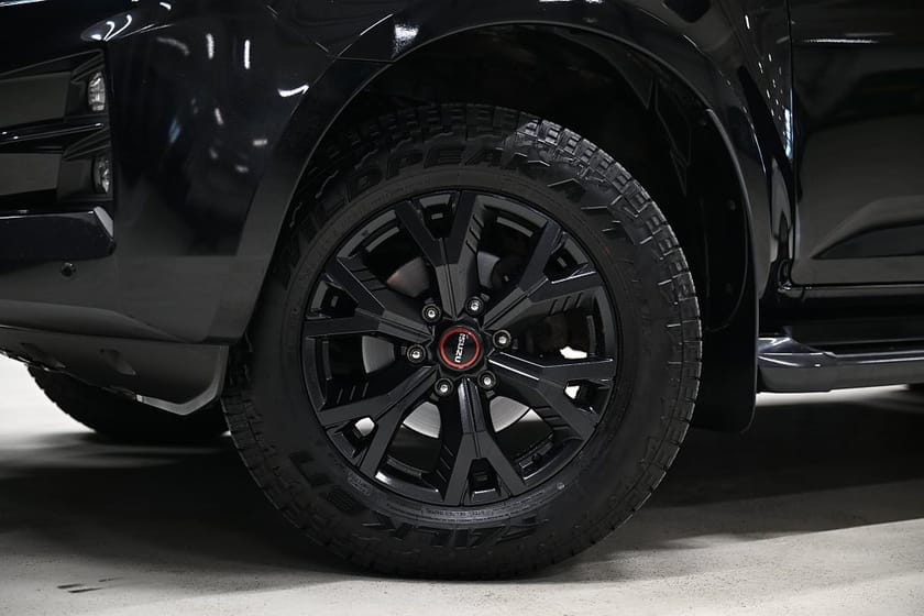 Bild 4 av Isuzu D-Max Crew Cab 163HK Automat|Kåpa|Drag|Värmare|EnÄgare|Moms|SeUtr!
