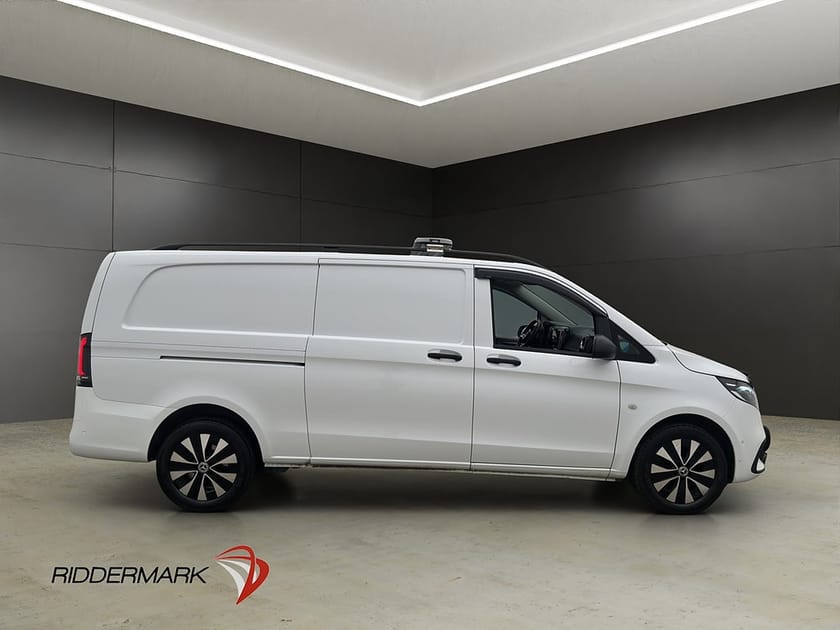 Bild 2 av Mercedes-Benz Vito 119 CDI 4x4 2.8t X-Lång Värm Drag Skinn B-Kam Moms
