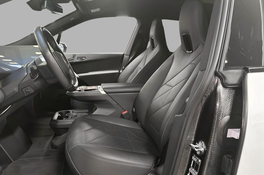 Bilde 2 av BMW iX xDrive50 50 Fully Charged, Sport, Sky lounge, Laser, 21'', Krok