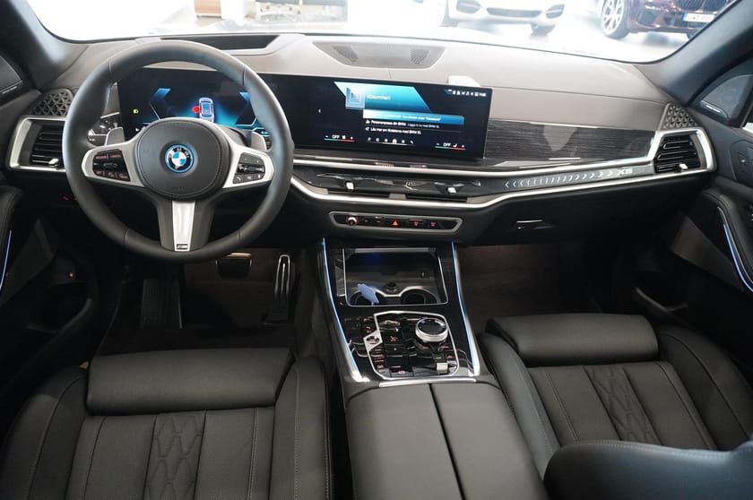 Bild 2 av BMW X5 xDrive50e M Sport Pro Comfort Plus Exclusiv Travel 22