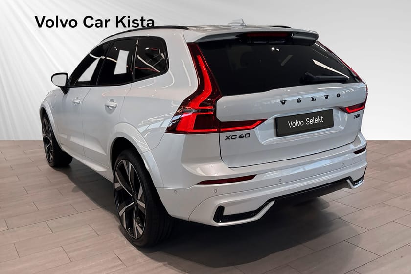 Bild 4 av Volvo XC60 T6 Plus Black Nordic Edition Luftfj HUD H/K 360Kam