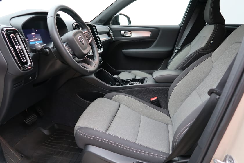 Bild 4 av Volvo XC40 B4 FWD Bensin Plus Dark