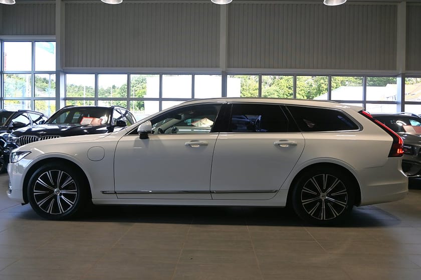 Bild 2 av Volvo V90 Recharge T6 AWD 341hk Inscription Exp. H/K Drag Navi
