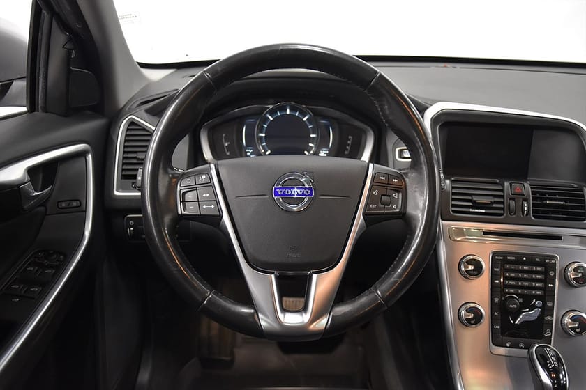 Bild 2 av Volvo XC60 D4 AWD Summum D-värm Pano VOC Skinn Navi Drag
