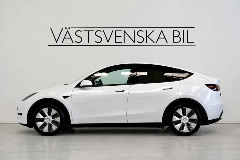 Bild 2 av Tesla Model Y Standard Range RWD Autopilot Drag Pano 3,45% Ränta