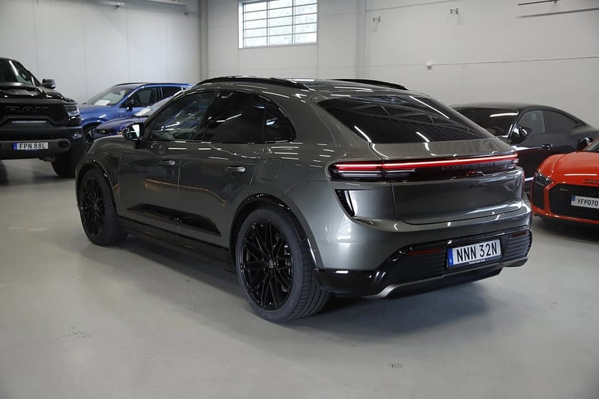 Bild 3 av Porsche Macan Turbo Electric