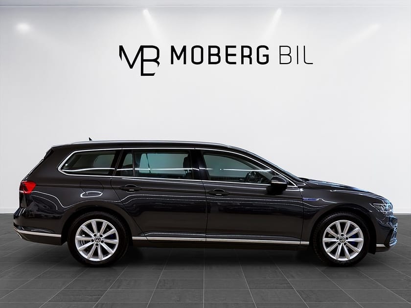 Bild 4 av Volkswagen Passat Sportscombi GTE SC 218hk Keyless B-Kamera Navi Drag PDC