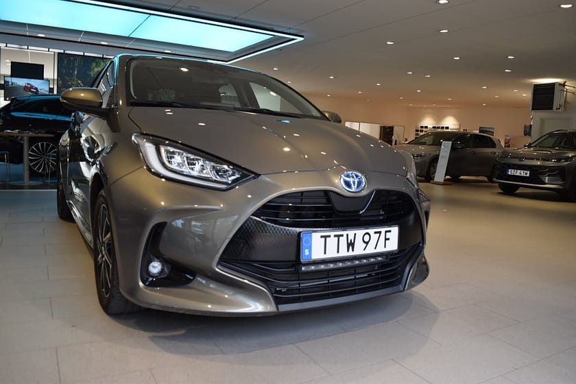 Bild 1 av Toyota Yaris Hybrid CVT Active Plus Euro 6