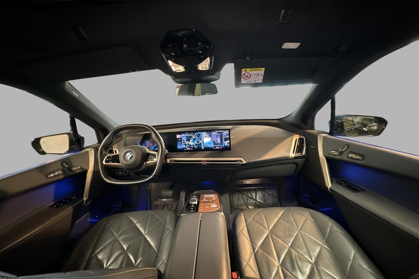 Bilde 5 av BMW iX xDrive50 Fully Charged, Luft, 4Hjulsst. Soft-Close, HUD